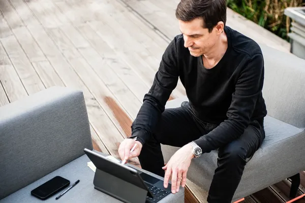 Alexander Sattler bei der Arbeit